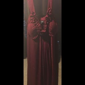 Very cute dress that accentuates the chest!!