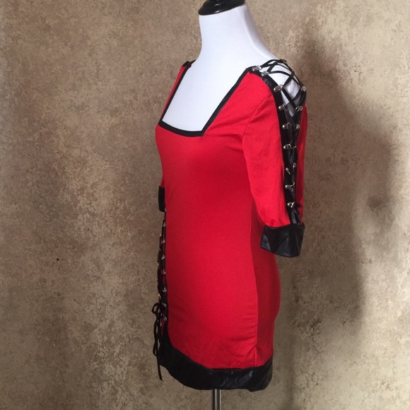 Red d-ring corset tie tunic top - Picture 2 of 4