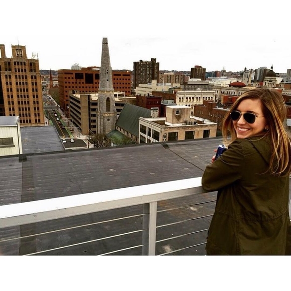 Meet your Posher, Liz