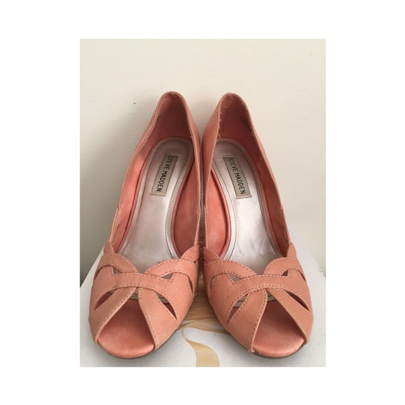 Steve Madden Coral Peach Pink open toe pumps