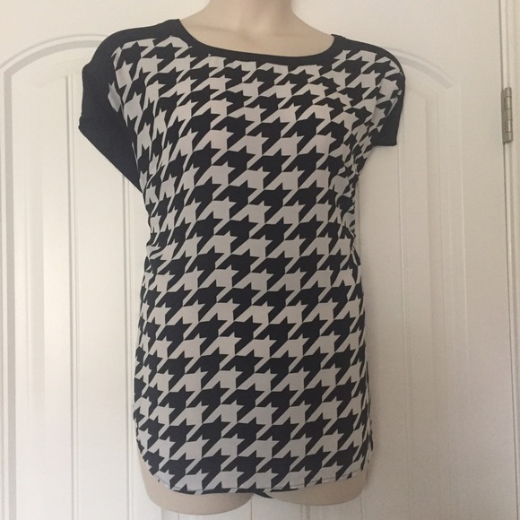 Hounds tooth back button top