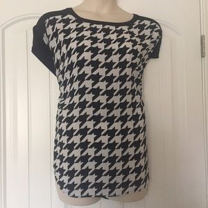 Hounds tooth back button top