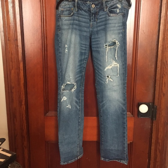 Distressed skinny jeans