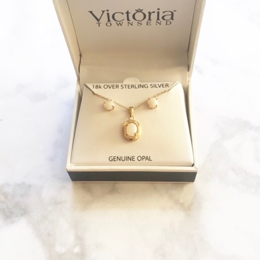 Victoria Townsend Necklace and Matching Earrings