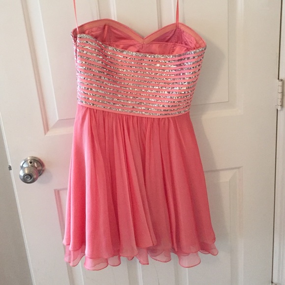 Effortless Edge Strapless Mini Dress Coral