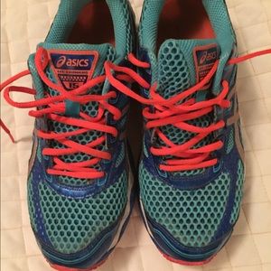 Women's size 10 asics running shoes