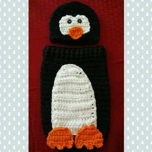 Newborn to 3 months penguin photoprop