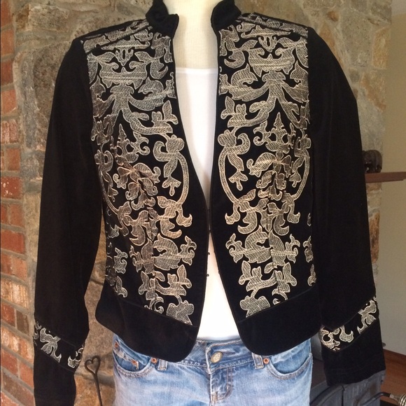 ❗PRICE DROP❗WHBM Black Velvet Embroidered Jacket
