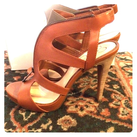 Jessica Simpson Brown Leather Heels size 9