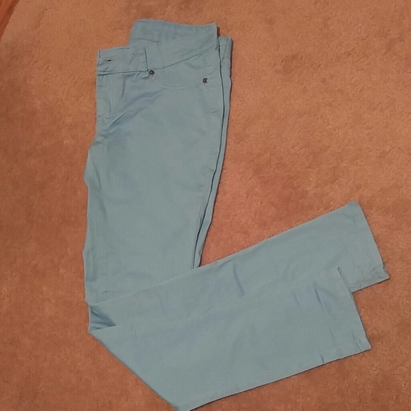 Baby Blue size 5/6 skinny jeans