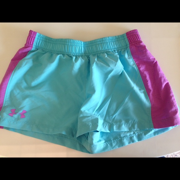 Under Armour Shorts - Picture 2 of 4