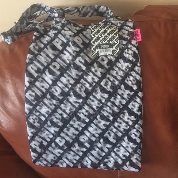 Pink Victoria's Secret beauty bag - Picture 2 of 4