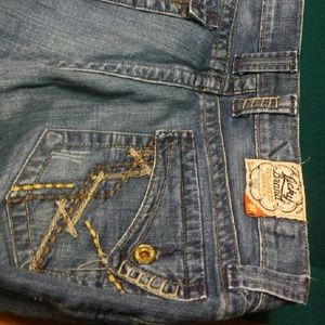 Lucky jeans great shape. These jeans are so cute