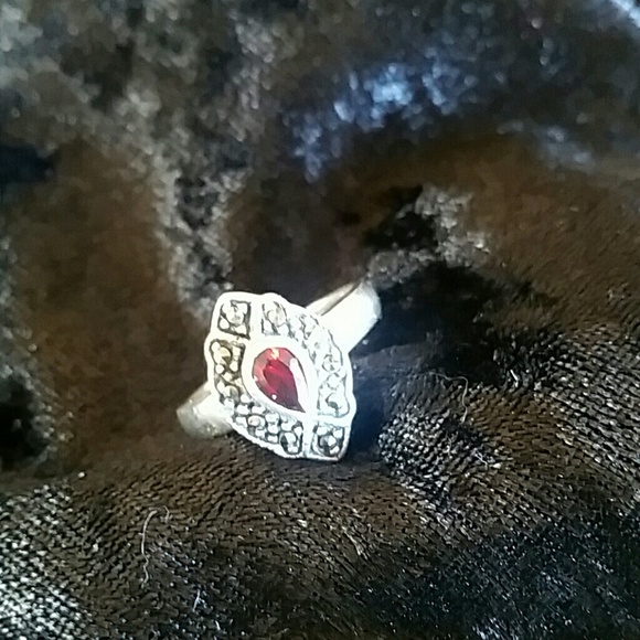 Pear garnett with marcasite ring