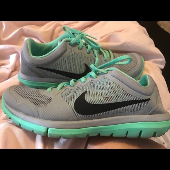 Nike running shoes - Picture 1 of 1