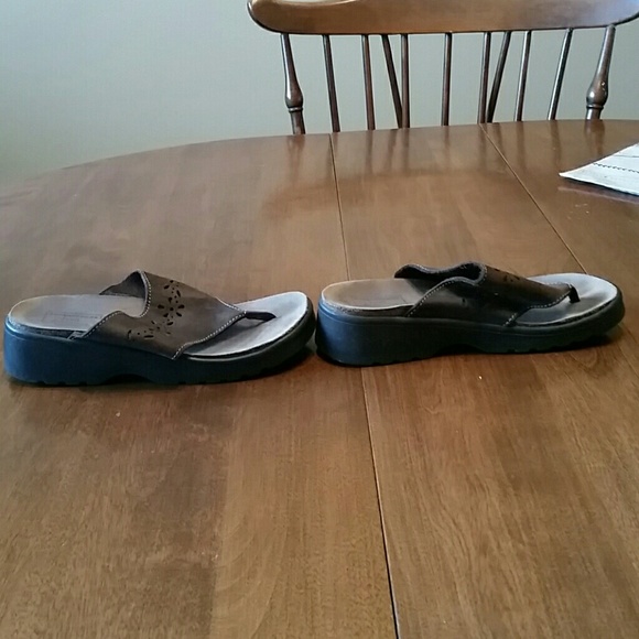 Shoes - Picture 2 of 4