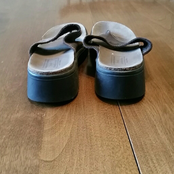 Shoes - Picture 3 of 4