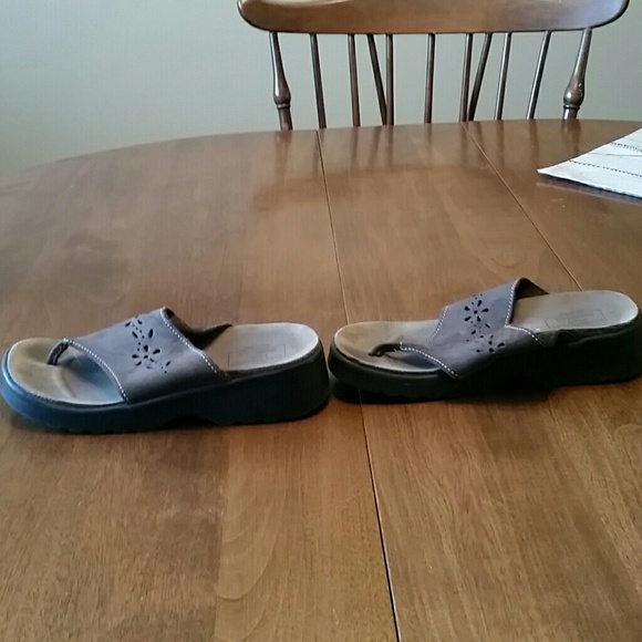 Shoes - Picture 4 of 4