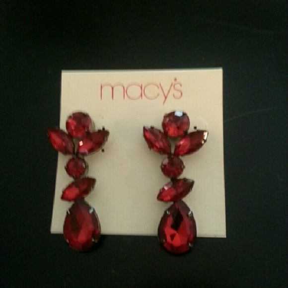 NWT. Costume style Ruby inspired earings
