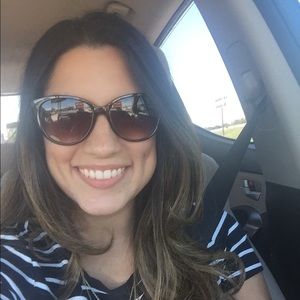 Meet your Posher, Alicia