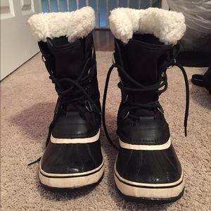Sorel Winter Carnival Duck Boots (Size 8)