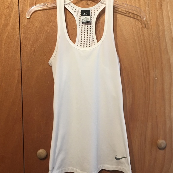 Nike Tops - 💪🏼NIKE💪🏼 Dri-Fit tank top