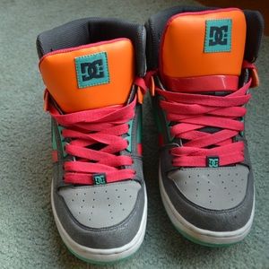 LIKE NEW DC sneakers