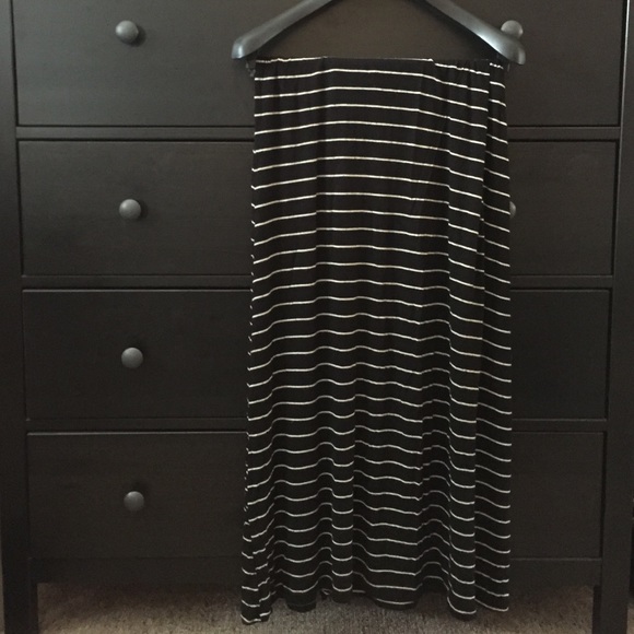 B&W striped maxi skirt