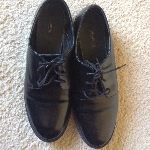 Faux Leather Oxfords - Picture 2 of 4