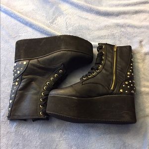 YRU Platform Boots