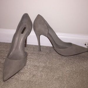 Cement suede pumps