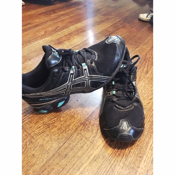 Asics tennis shoes