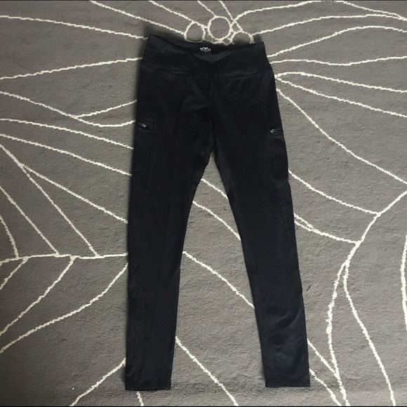 Maurice's S workout legging w/ pockets