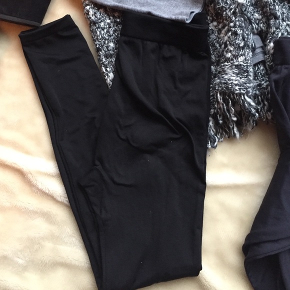 Black and Gray Fleece Lined Leggings - Picture 3 of 4