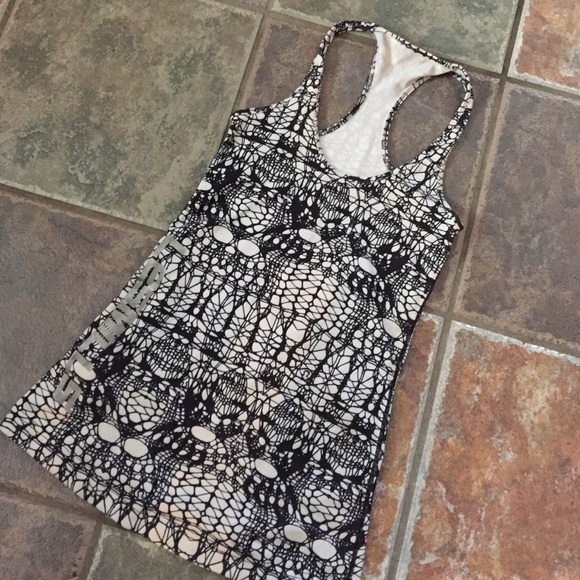 Price drop! 🎄🎄🎄lululemon tank top!