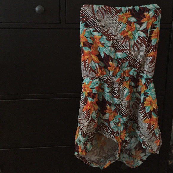 Tropical print strapless romper