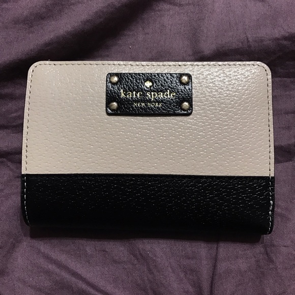 Kate Spade Wallet - Picture 1 of 3