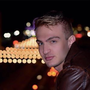 Meet your Posher, Maxwell