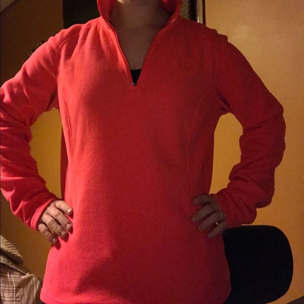 Coral/red orange the north face pull over glacier