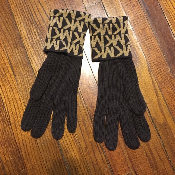 Micheal Kors gloves