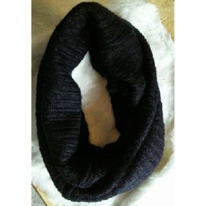 ✨LAST ONE ✨ Black Infinity Scarf