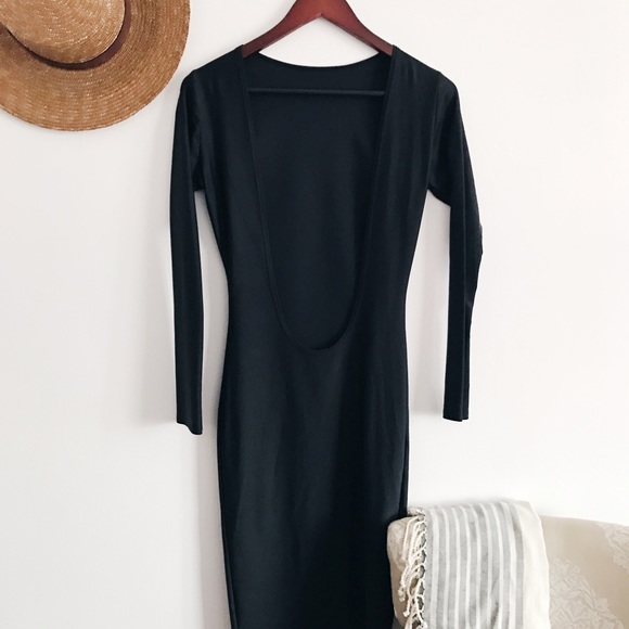 Mid length black dress with open back - Picture 4 of 4