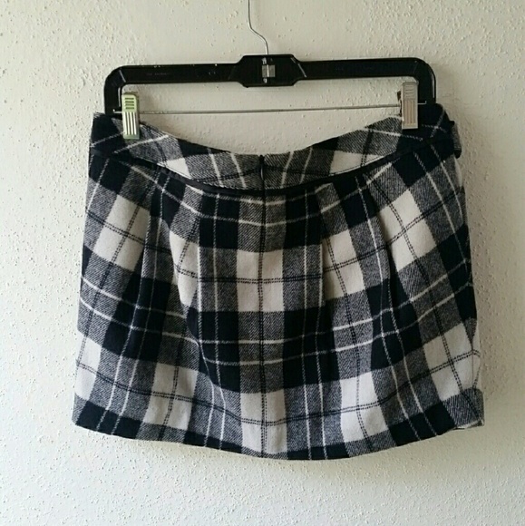 Plaid Skirt - Picture 3 of 4