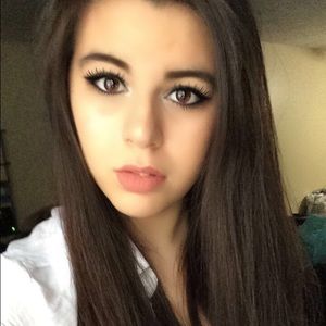 Meet your Posher, Alyssa