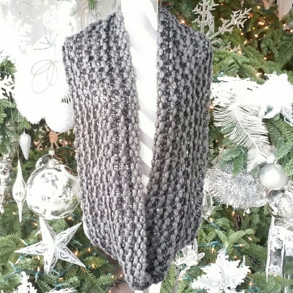 SOLD LOCALLY Chico's infinity scarf NWT - Picture 2 of 4