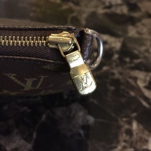 Louis Vuitton pochette