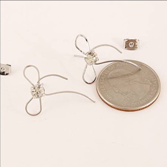 Ribbon earrings