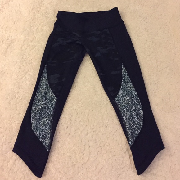 Lululemon Sz 4 Camo Crops EUC