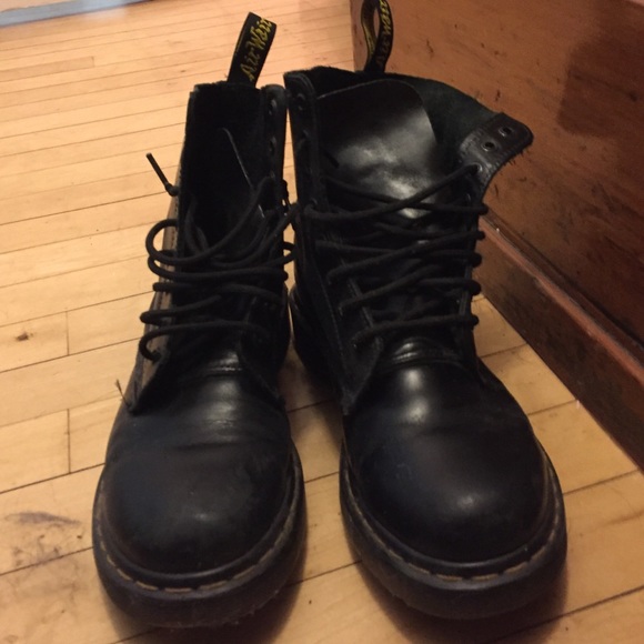 Black doc martins