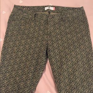 Like new! Cabi skinny printed jeans